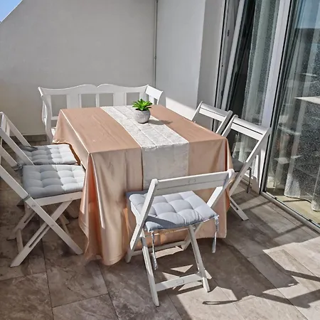 Apartment Cherry S Pogledom Na *