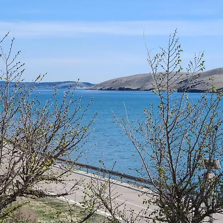 Cherry S Pogledom Na Lägenhet Dinjiška